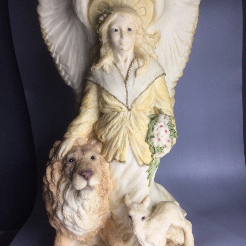 Vintage Large Angel lion 17” United Design Statue 1995 Signed Susan Marked $189